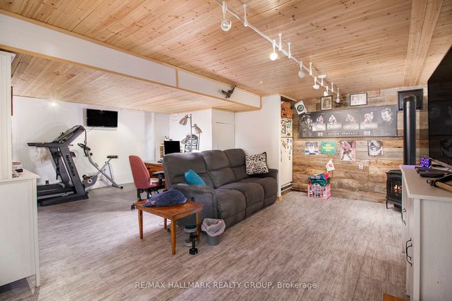 1036 Gill Ave, House other with 3 bedrooms, 2 bathrooms and 3 parking in Ottawa ON | Image 18