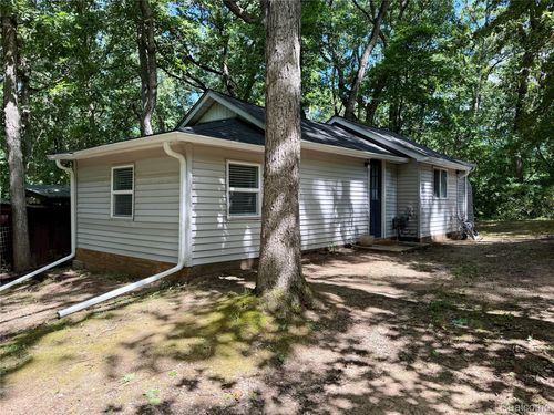 5145 Timber Ln, Brooklyn, MI, 49230-9300 | Card Image