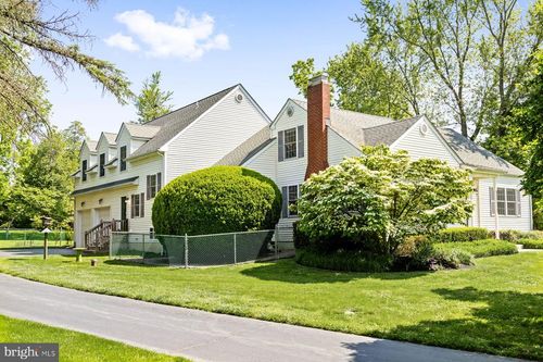 25 Orchard Ave, Pennington, NJ, 08534-5211 | Card Image