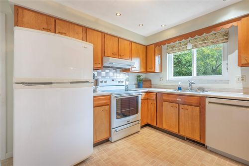 5400 Newell Dr, Dayton, OH, 45440-2849 | Card Image