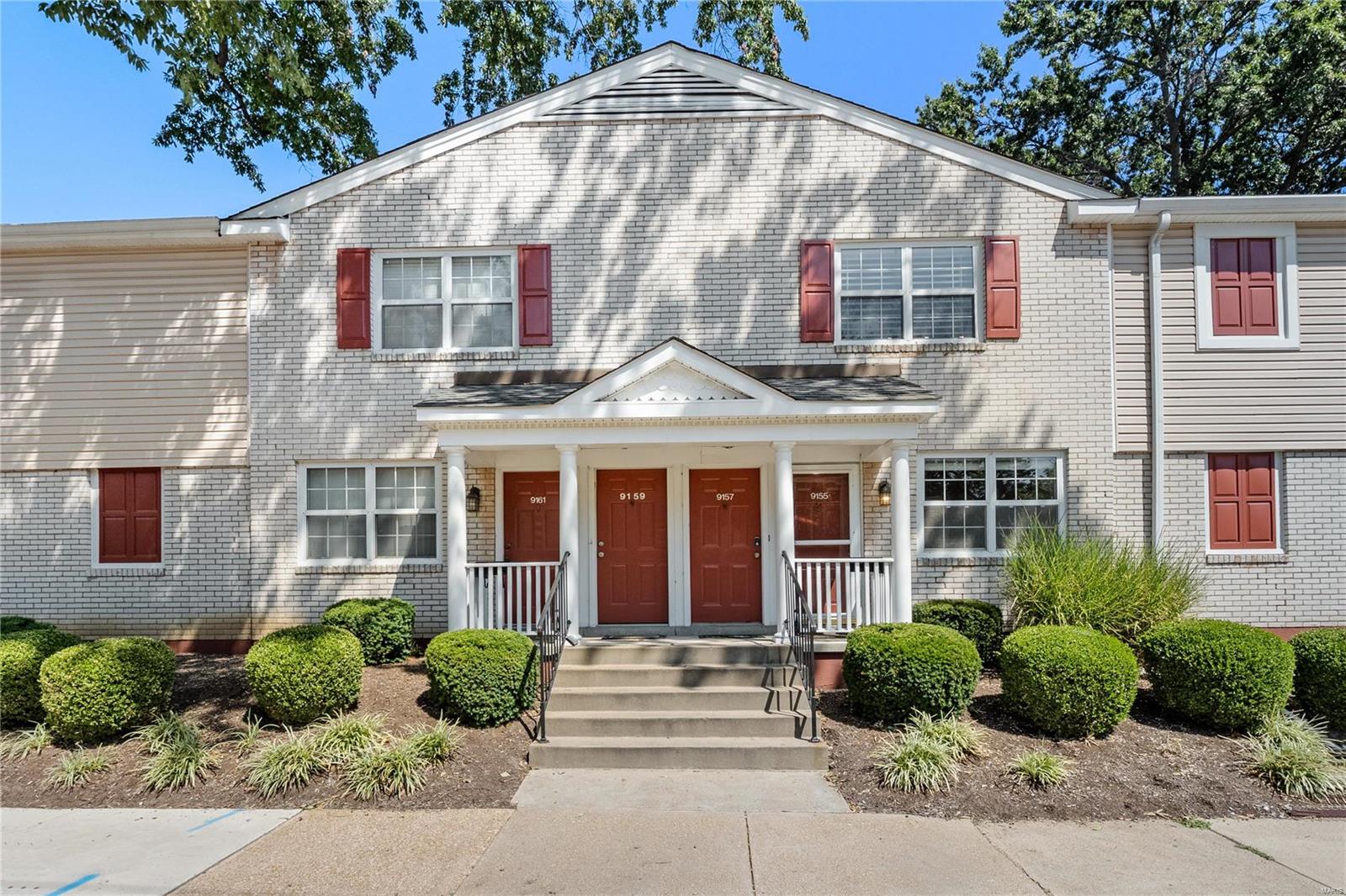 Wrenwood Ln, Saint Louis, MO 63144