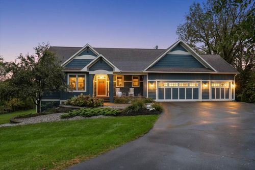 380 Cedar Ct, Hudson, WI, 54016-8188 | Card Image