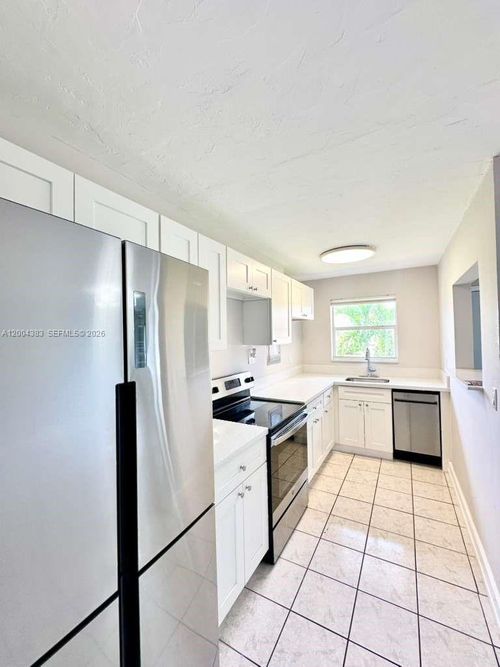 41-2651 Nw 13th St, Miami, FL, 33125-2533 | Card Image