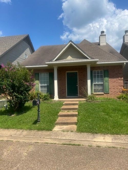 596 Ashley Glen Cir W, Cordova, TN, 38018-1054 | Card Image