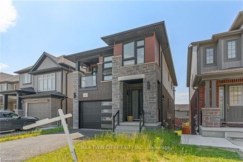 34 Sportsman Hill St, Kitchener, ON, N2P0J3 | Card Image