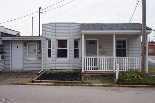 29 Wall St, Jefferson, OH, 44047-1137 | Card Image