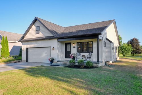 237 Ambler Dr, Brooklyn, MI, 49230-8922 | Card Image