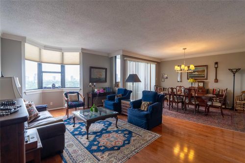 1301-651 Bering Drive, Houston, TX, 77057 | Card Image