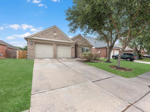 2042 Shore Breeze Dr, Pearland, TX, 77584-1792 | Card Image