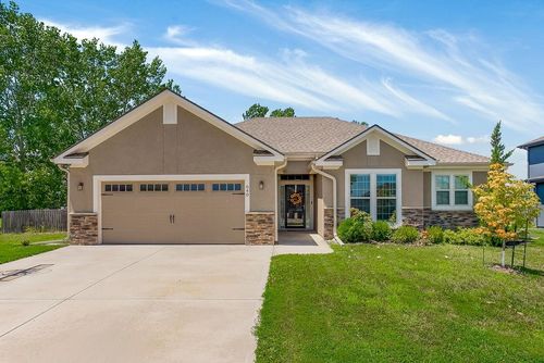 640 Sw Crestview Dr, Grain Valley, MO, 64029-5000 | Card Image