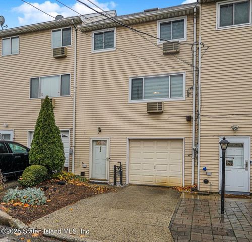 121 Clark Lane, Staten Island, NY, 10304 | Card Image