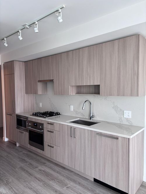 518-13350 Central Ave, Surrey, BC, V3T0S1 | Card Image