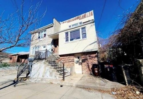 959 E 216th Street, New York, NY, 10469 | Card Image