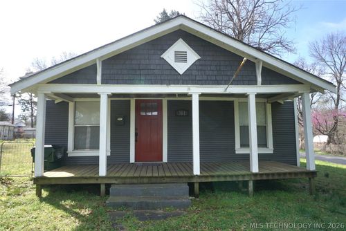 311 Madison St, Henryetta, OK, 74437-6049 | Card Image
