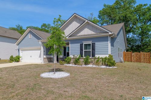 5512 Grass Lake Dr, BESSEMER, AL, 35022-4296 | Card Image