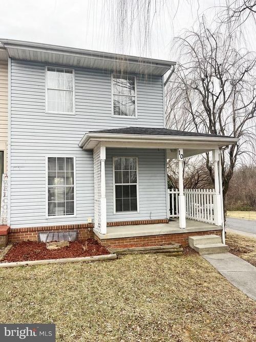 10 Swallow Ct, CHARLES TOWN, WV, 25414-4882 | Card Image