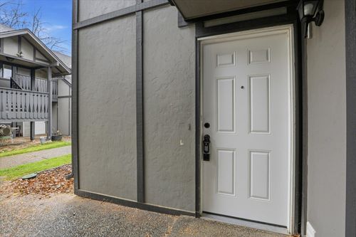 102 E Weile Ave, Spokane, WA, 99208-5434 | Card Image