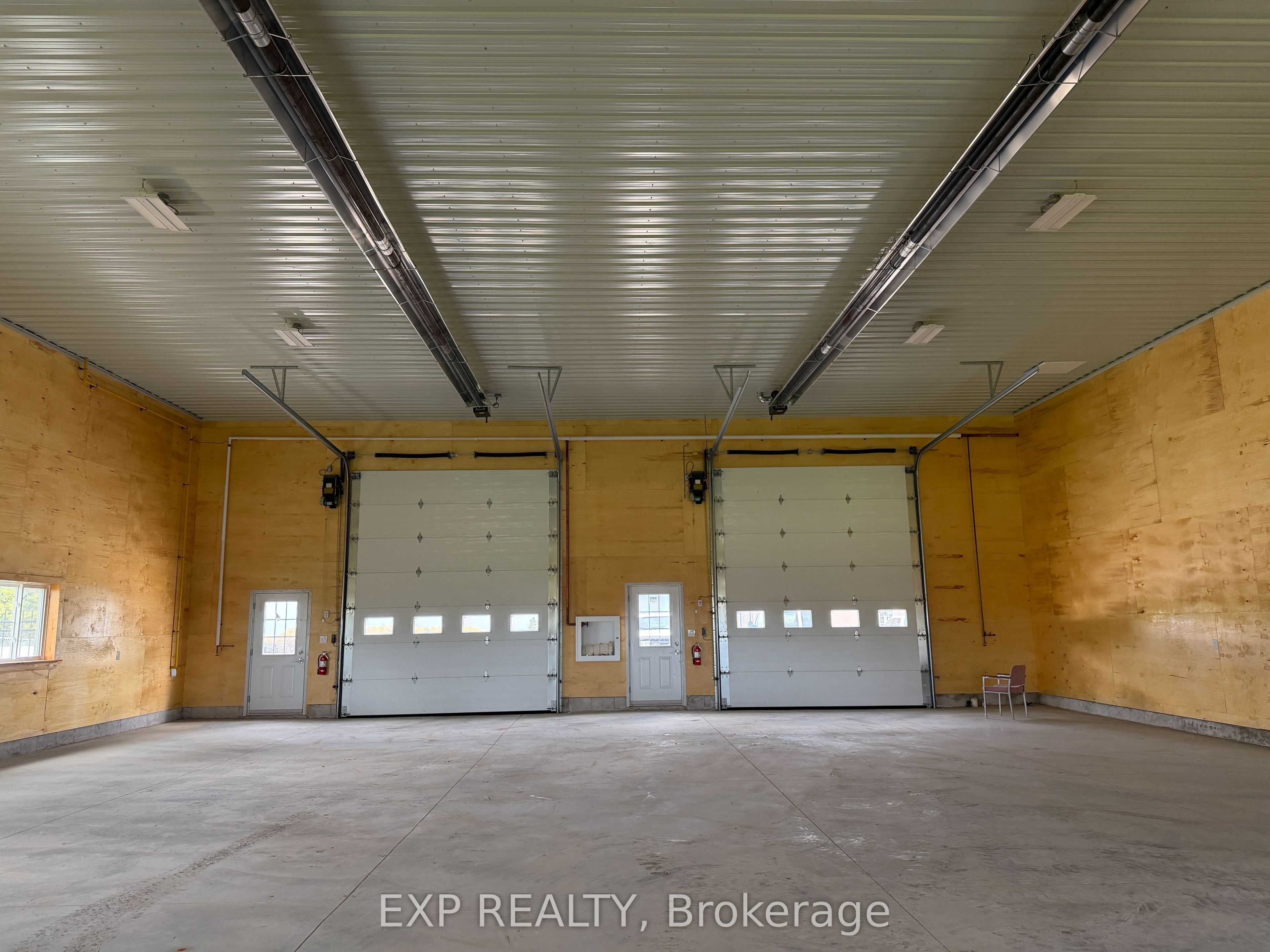 Commercial Lease in Whitchurch-Stouffville 3