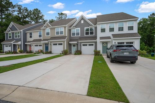 1051 Crescent Cove Ln, Summerville, SC, 29483-9057 | Card Image