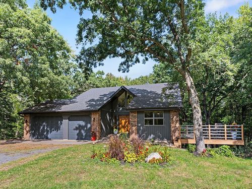 1094 Golden Oaks Ln, Hudson, WI, 54016-7132 | Card Image