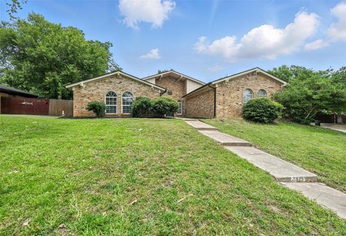5825 N Hills Dr, North Richland Hills, TX, 76117-2827 | Card Image