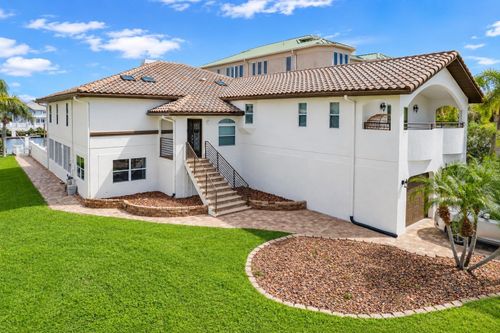 5226 Westshore Dr, NEW PORT RICHEY, FL, 34652-3040 | Card Image