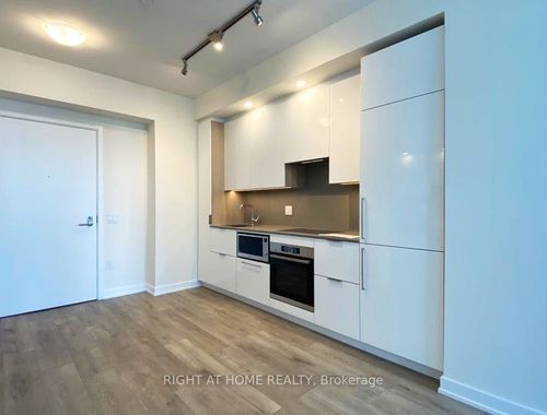 3403-28 Freeland St, Toronto, ON, M5E0E3 | Card Image