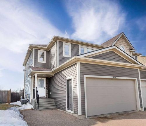 822 28 St, Wainwright, AB, T9W0A7 | Card Image