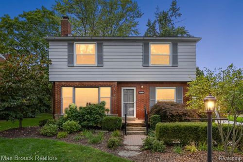 18569 Riverside Drive, Beverly Hills Vlg, MI, 48025 | Card Image