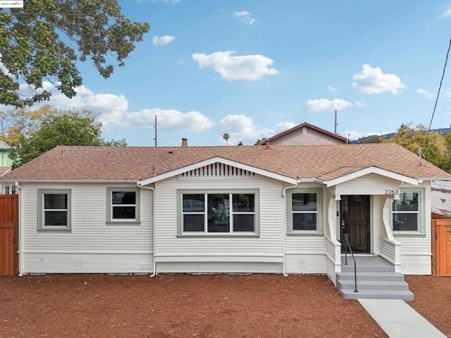 2263 80th Ave, Oakland, CA, 94605-3266 | Card Image