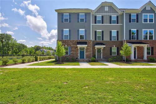 910 Marston St, Suffolk, VA, 23435-3923 | Card Image