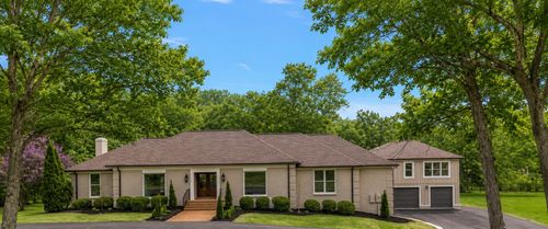 1409 Sneed Rd W, Franklin, TN, 37069-6932 | Card Image