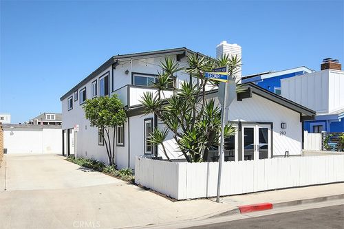 apt-a-203 Cedar St, Newport Beach, CA, 92663-1911 | Card Image