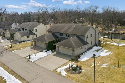 511 W Riverview Dr, Waterville, MN, 56096-1092 | Card Image