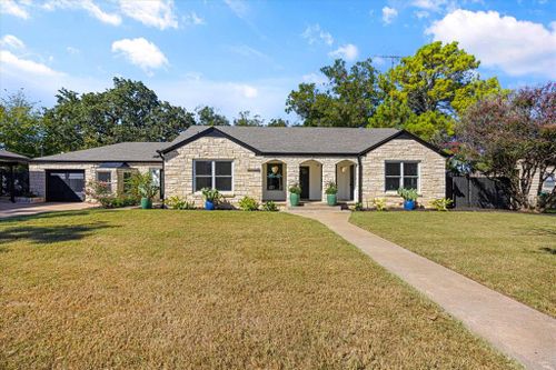 612 W Bluff Street, Granbury, TX, 76048 | Card Image