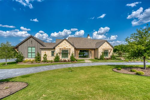 816 The Trails Pkwy, Horseshoe Bay, TX, 78657-7107 | Card Image