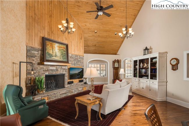1902 Elk Creek Mountain Pkwy, House other with 4 bedrooms, 5 bathrooms and null parking in Todd NC | Image 6