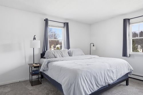 r-11 Phillip Rd, Derry, NH, 03038-4324 | Card Image