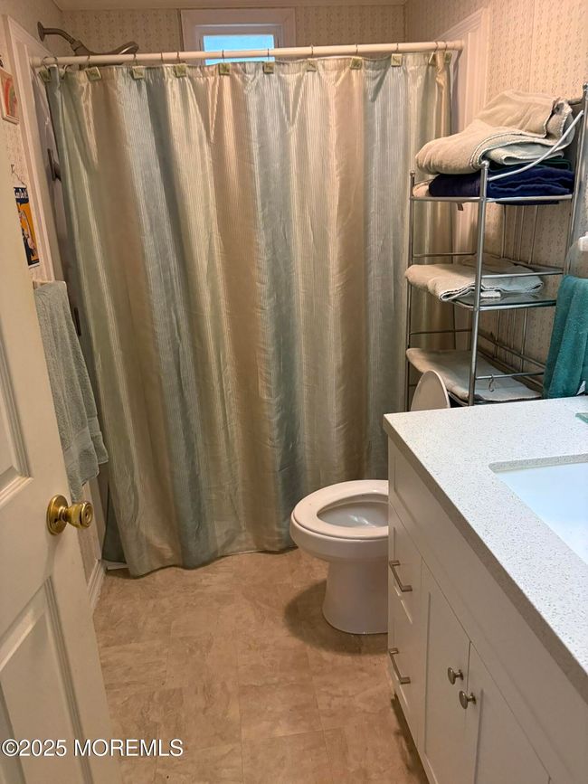 308 Kenwood Ct, Home with 3 bedrooms, 2 bathrooms and null parking in Whiting NJ | Image 13