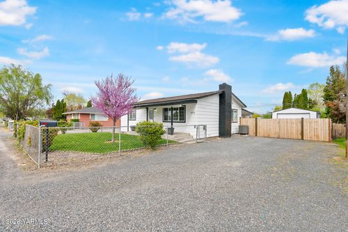 1913 S 10th Ave, Union Gap, WA, 98903-1328 | Card Image