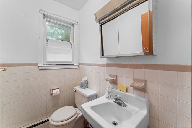 120 Pulaski Hwy, House other with 3 bedrooms, 2 bathrooms and 1 parking in Ansonia CT | Image 11