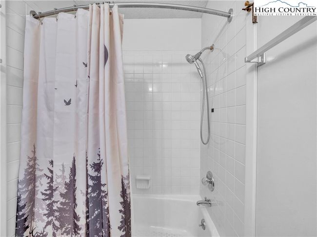 115 Hummingbird Ln, House other with 4 bedrooms, 2 bathrooms and null parking in Beech Mountain NC | Image 31