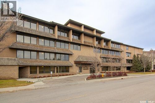 623 Saskatchewan Cres W, Saskatoon, SK, S7M0A5 | Card Image