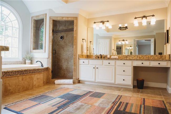 605 Lake Medlock Dr, House other with 5 bedrooms, 5 bathrooms and 2 parking in Johns Creek GA | Image 14
