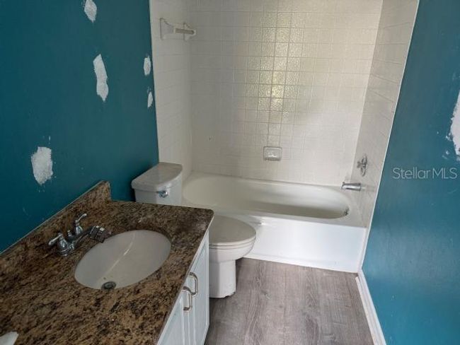 6928 43 Rd Ct E, House other with 3 bedrooms, 2 bathrooms and null parking in Sarasota FL | Image 5