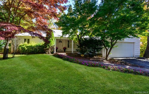9 Wimbleton Ln, Great Neck, NY, 11023-1335 | Card Image