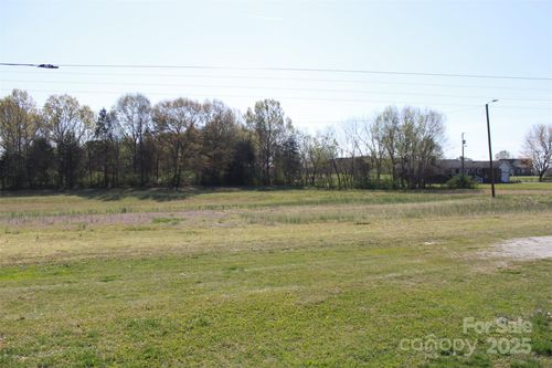 111 Panda Ct, Grover, NC, 28073-8775 | Card Image