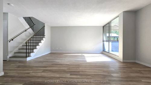 406-6 Crescent Town Rd, East York, ON, M4C5L3 | Card Image