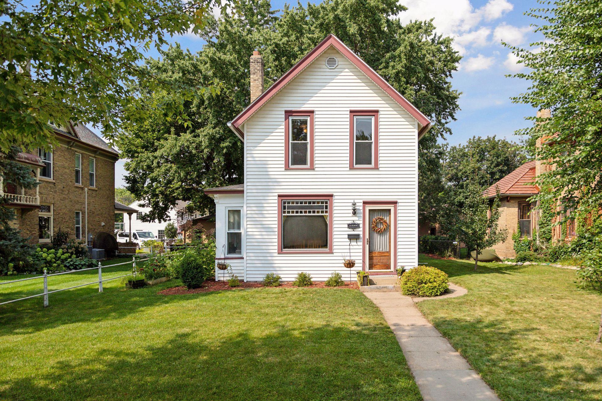 Elm St, Chaska, MN 55318