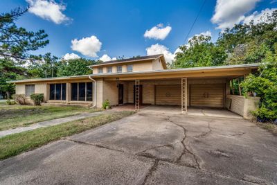 108 S 4th Street, House other with 5 bedrooms, 2 bathrooms and null parking in Grandview TX | Image 2